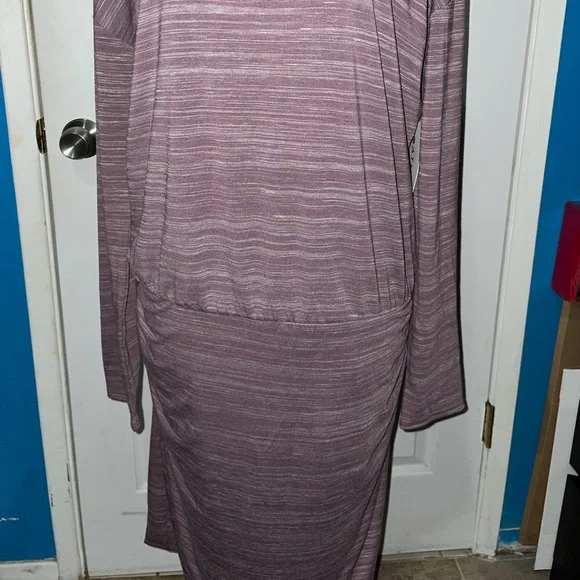 NWT Athleta Beyond Soft Avenues Purple Midi Ruched Long Sleeve Dress Size M - Picture 4 of 11